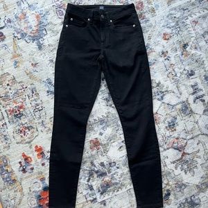 Black skinny jeans